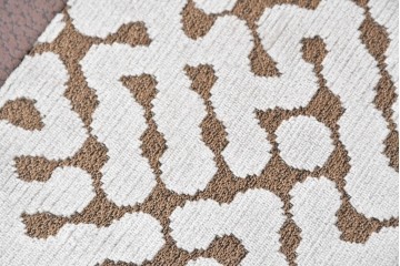 中古　コントラストの美しい幾何学パッチワークのラウンドフットスツール　(R-087324)