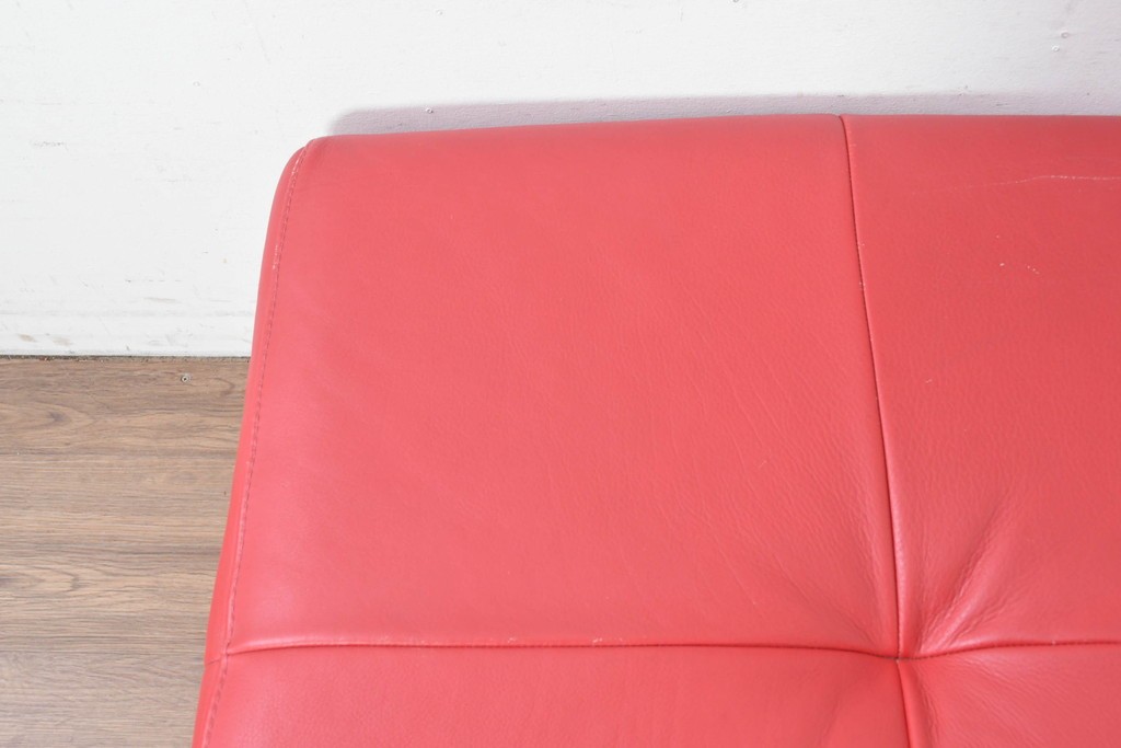 イタリアヴィンテージ　S'ACCOMODI(サコモディ)　赤が映えるミニマルデザインのキャスター付きオットマン　(R-087325)