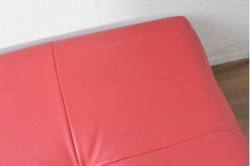 イタリアヴィンテージ　S'ACCOMODI(サコモディ)　赤が映えるミニマルデザインのキャスター付きオットマン　(R-087325)