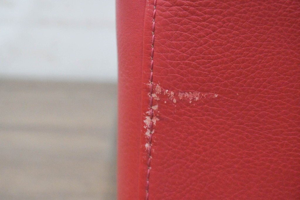 イタリアヴィンテージ　S'ACCOMODI(サコモディ)　赤が映えるミニマルデザインのキャスター付きオットマン　(R-087325)