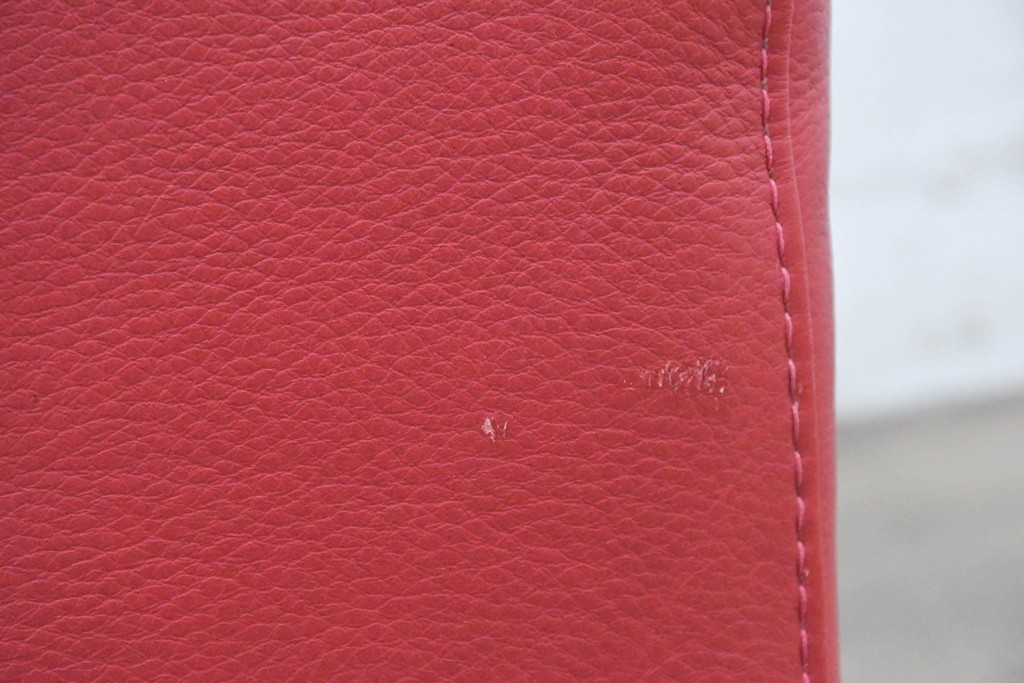 イタリアヴィンテージ　S'ACCOMODI(サコモディ)　赤が映えるミニマルデザインのキャスター付きオットマン　(R-087325)