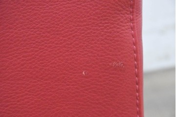 イタリアヴィンテージ　S'ACCOMODI(サコモディ)　赤が映えるミニマルデザインのキャスター付きオットマン　(R-087325)