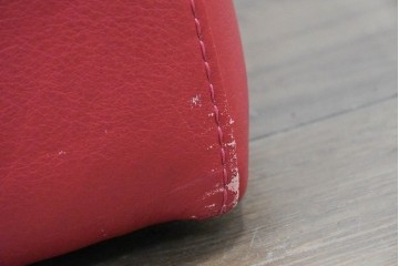 イタリアヴィンテージ　S'ACCOMODI(サコモディ)　赤が映えるミニマルデザインのキャスター付きオットマン　(R-087325)