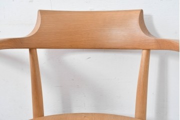 中古　飛騨産業　キツツキマーク　CRESCENT(クレセント)シリーズ　オーク材　曲線美が際立つアームチェア4脚セット　定価約39万円　(R-087326)