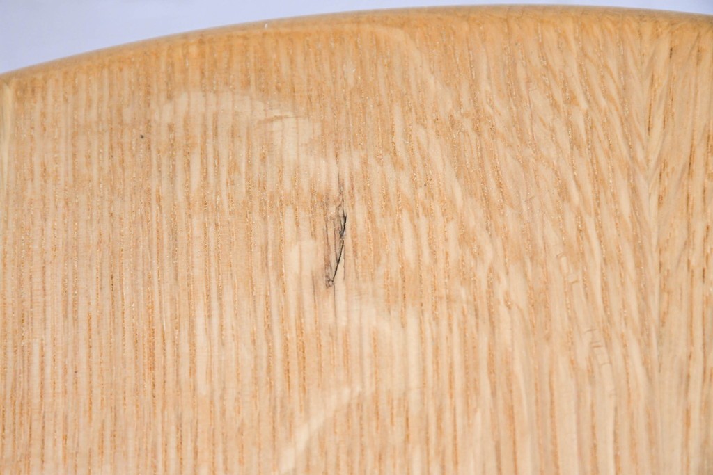 中古　飛騨産業　キツツキマーク　CRESCENT(クレセント)シリーズ　オーク材　曲線美が際立つアームチェア4脚セット　定価約39万円　(R-087326)