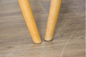 中古　飛騨産業　キツツキマーク　CRESCENT(クレセント)シリーズ　オーク材　曲線美が際立つアームチェア4脚セット　定価約39万円　(R-087326)