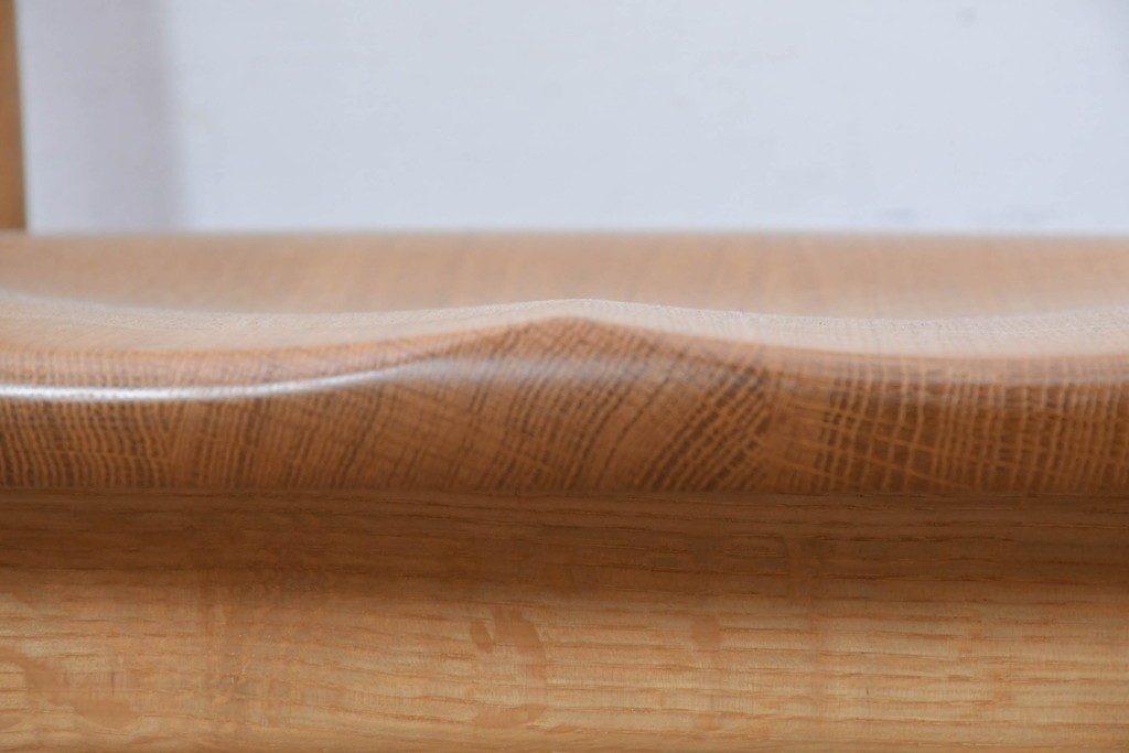 中古　飛騨産業　キツツキマーク　CRESCENT(クレセント)シリーズ　オーク材　曲線美が際立つアームチェア4脚セット　定価約39万円　(R-087326)