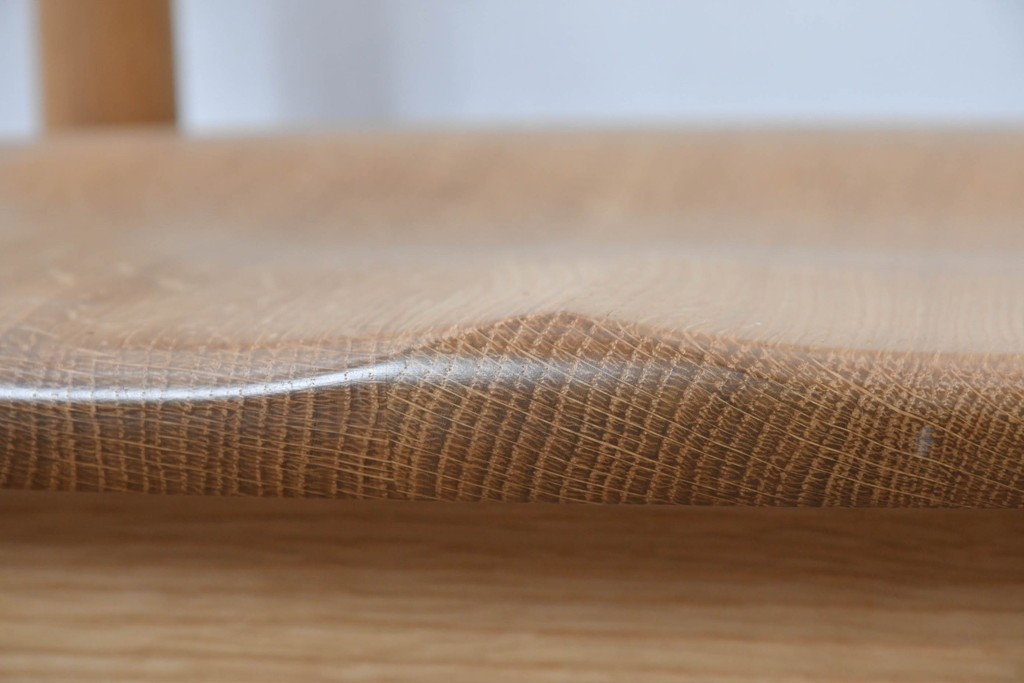 中古　飛騨産業　キツツキマーク　CRESCENT(クレセント)シリーズ　オーク材　曲線美が際立つアームチェア4脚セット　定価約39万円　(R-087326)