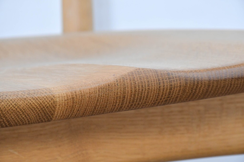 中古　飛騨産業　キツツキマーク　CRESCENT(クレセント)シリーズ　オーク材　曲線美が際立つアームチェア4脚セット　定価約39万円　(R-087326)