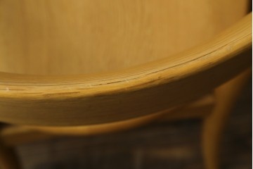 中古　飛騨産業　キツツキマーク　CRESCENT(クレセント)シリーズ　オーク材　曲線美が際立つアームチェア4脚セット　定価(4脚合計)約39万円　(R-087326)