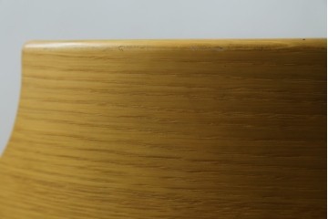 中古　飛騨産業　キツツキマーク　CRESCENT(クレセント)シリーズ　オーク材　曲線美が際立つアームチェア4脚セット　定価(4脚合計)約39万円　(R-087326)