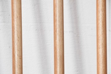 イギリスヴィンテージ　ERCOL(アーコール)　BSロゴ入り!　ウィンザーチェア　ナチュラル色のクエーカーアームチェア　(R-087327)