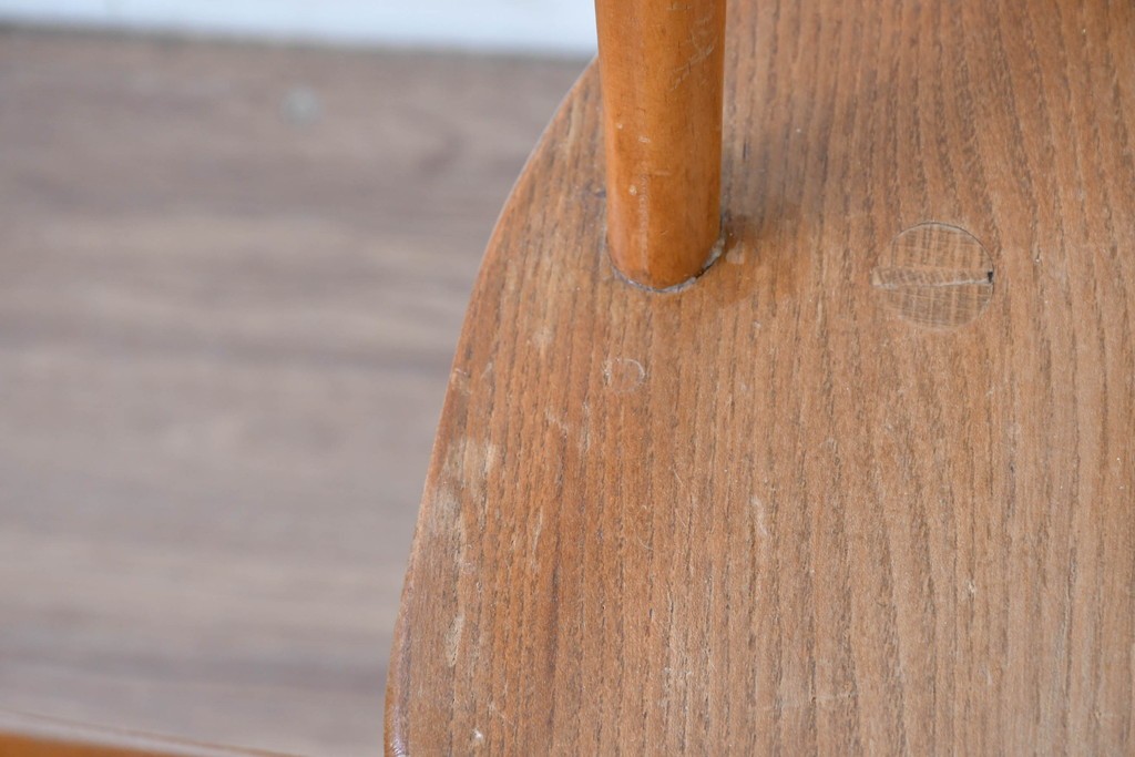 イギリスヴィンテージ　ERCOL(アーコール)　BSロゴ入り!　ウィンザーチェア　ナチュラル色のクエーカーアームチェア　(R-087327)