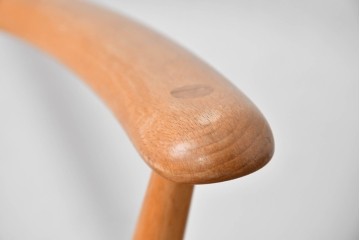 イギリスヴィンテージ　ERCOL(アーコール)　BSロゴ入り!　ウィンザーチェア　ナチュラル色のクエーカーアームチェア　(R-087327)
