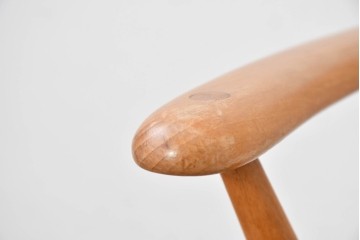 イギリスヴィンテージ　ERCOL(アーコール)　BSロゴ入り!　ウィンザーチェア　ナチュラル色のクエーカーアームチェア　(R-087327)