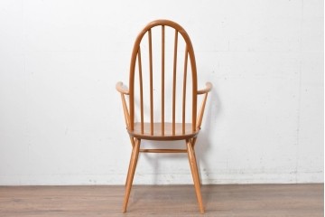 イギリスヴィンテージ　ERCOL(アーコール)　BSロゴ入り!　ウィンザーチェア　ナチュラル色のクエーカーアームチェア　(R-087327)