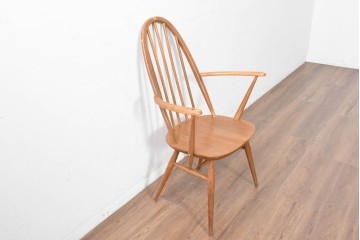 イギリスヴィンテージ　ERCOL(アーコール)　BSロゴ入り!　ウィンザーチェア　ナチュラル色のクエーカーアームチェア　(R-087328)