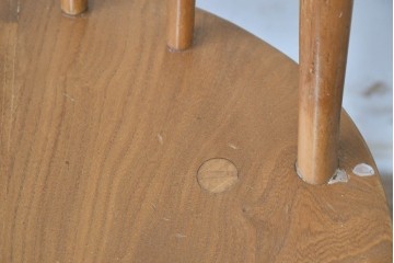 イギリスヴィンテージ　ERCOL(アーコール)　BSロゴ入り!　ウィンザーチェア　ナチュラル色のクエーカーアームチェア　(R-087328)