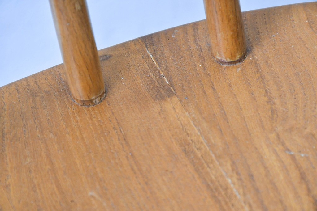 イギリスヴィンテージ　ERCOL(アーコール)　BSロゴ入り!　ウィンザーチェア　ナチュラル色のクエーカーアームチェア　(R-087328)