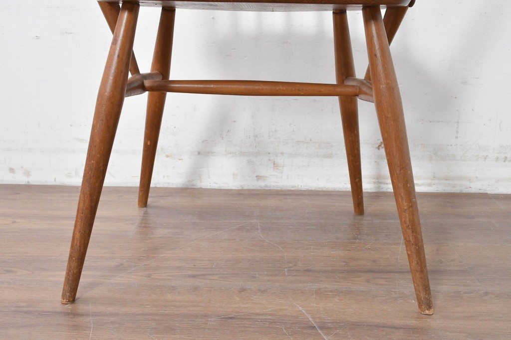 イギリスヴィンテージ　ERCOL(アーコール)　BSロゴ入り!　ウィンザーチェア　ナチュラル色のクエーカーアームチェア　(R-087328)