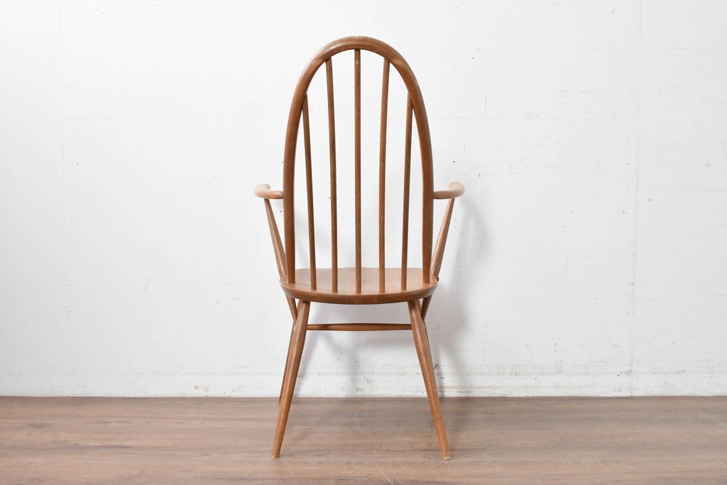 イギリスヴィンテージ　ERCOL(アーコール)　BSロゴ入り!　ウィンザーチェア　ナチュラル色のクエーカーアームチェア　(R-087328)