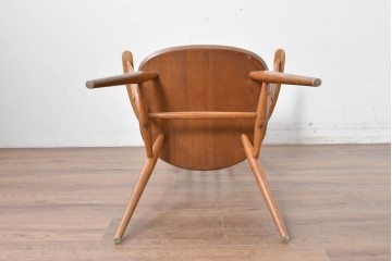 イギリスヴィンテージ　ERCOL(アーコール)　BSロゴ入り!　ウィンザーチェア　ナチュラル色のクエーカーアームチェア　(R-087328)