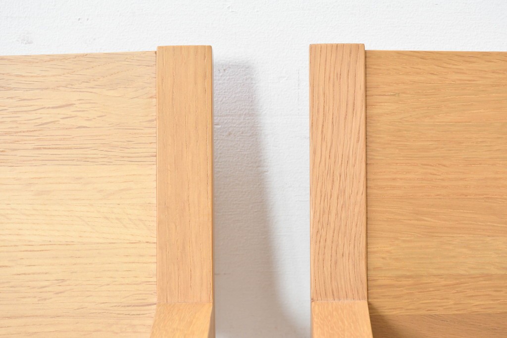 中古　美品　カリモク家具(karimoku)　小林幹也氏デザイン HARU　オーク材・フェイクレザー　軽やかなフレームのダイニングチェア2脚セット　定価(2脚合計)約13万円　(R-087329)