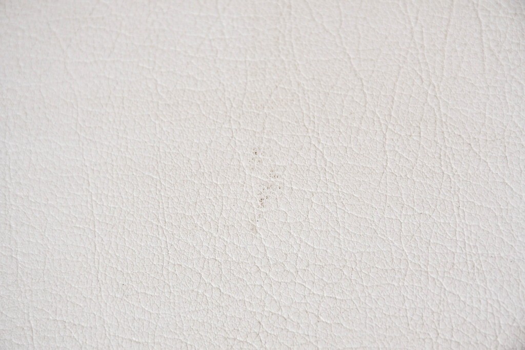 中古　美品　カリモク家具(karimoku)　小林幹也氏デザイン HARU　オーク材・フェイクレザー　軽やかなフレームのダイニングチェア2脚セット　定価(2脚合計)約13万円　(R-087329)