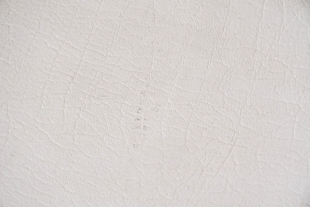 中古　美品　カリモク家具(karimoku)　小林幹也氏デザイン HARU　オーク材・フェイクレザー　軽やかなフレームのダイニングチェア2脚セット　定価(2脚合計)約13万円　(R-087329)