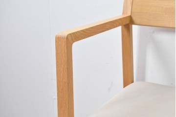 中古　美品　カリモク家具(karimoku)　小林幹也氏デザイン HARU　オーク材・フェイクレザー　軽やかなフレームのダイニングチェア2脚セット　定価(2脚合計)約13万円　(R-087329)