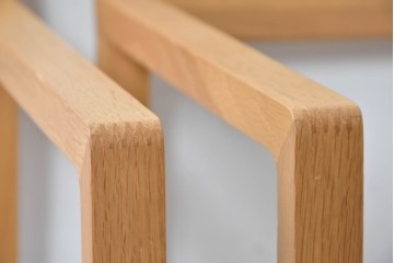 中古　美品　カリモク家具(karimoku)　小林幹也氏デザイン HARU　オーク材・フェイクレザー　軽やかなフレームのダイニングチェア2脚セット　定価(2脚合計)約13万円　(R-087329)