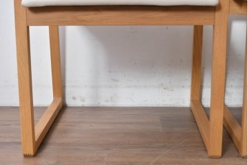 中古　美品　カリモク家具(karimoku)　小林幹也氏デザイン HARU　オーク材・フェイクレザー　軽やかなフレームのダイニングチェア2脚セット　定価(2脚合計)約13万円　(R-087329)