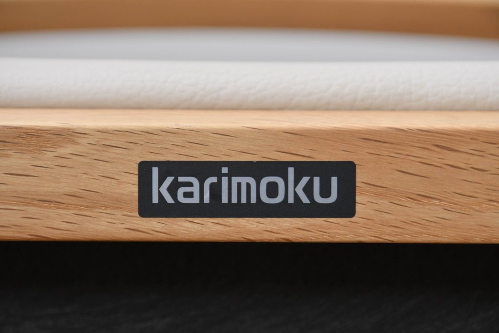 中古　美品　カリモク家具(karimoku)　小林幹也氏デザイン HARU　オーク材・フェイクレザー　軽やかなフレームのダイニングチェア2脚セット　定価(2脚合計)約13万円　(R-087329)