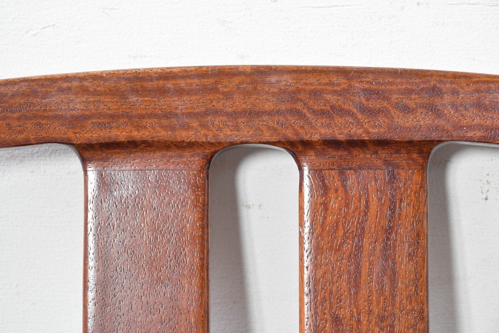 中古　希少な廃番品!　カリモク家具(karimoku)　最上位シリーズ「ビベンテ」　花梨(カリン)材　なめらかな曲線を描くフレームが魅力のダイニングチェア2脚セット　(R-087332)