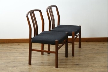 中古　希少な廃番品!　カリモク家具(karimoku)　最上位シリーズ「ビベンテ」　花梨(カリン)材　なめらかな曲線を描くフレームが魅力のダイニングチェア2脚セット　(R-087332)