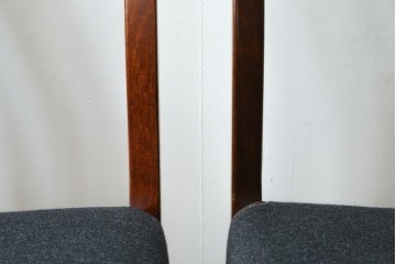 中古　希少な廃番品!　カリモク家具(karimoku)　最上位シリーズ「ビベンテ」　花梨(カリン)材　なめらかな曲線を描くフレームが魅力のダイニングチェア2脚セット　(R-087332)