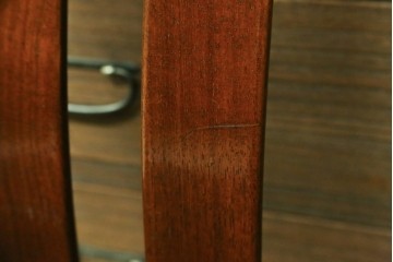 中古　希少な廃番品!　カリモク家具(karimoku)　最上位シリーズ「ビベンテ」　花梨(カリン)材　なめらかな曲線を描くフレームが魅力のダイニングチェア2脚セット　(R-087332)