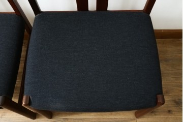 中古　希少な廃番品!　カリモク家具(karimoku)　最上位シリーズ「ビベンテ」　花梨(カリン)材　なめらかな曲線を描くフレームが魅力のダイニングチェア2脚セット　(R-087332)