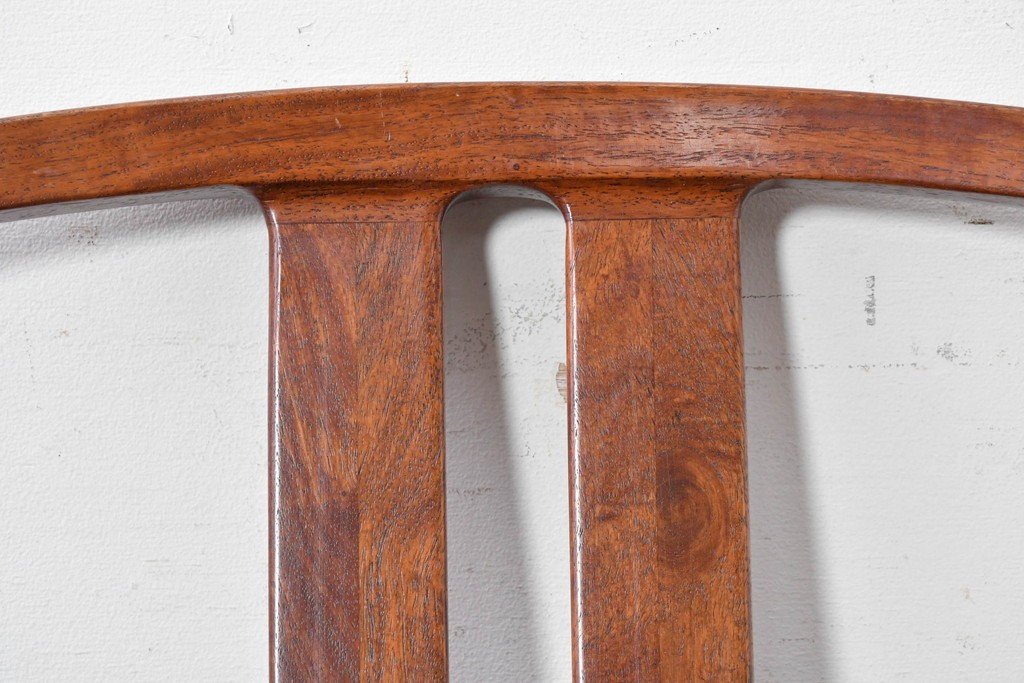 中古　希少な廃番品!　カリモク家具(karimoku)　最上位シリーズ「ビベンテ」　花梨(カリン)材　なめらかな曲線を描くフレームが魅力のアームチェア2脚セット　(R-087334)