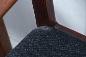 中古　希少な廃番品!　カリモク家具(karimoku)　最上位シリーズ「ビベンテ」　花梨(カリン)材　なめらかな曲線を描くフレームが魅力のアームチェア2脚セット　(R-087334)