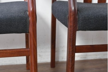 中古　希少な廃番品!　カリモク家具(karimoku)　最上位シリーズ「ビベンテ」　花梨(カリン)材　なめらかな曲線を描くフレームが魅力のアームチェア2脚セット　(R-087334)