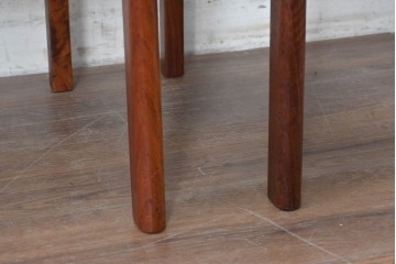 中古　希少な廃番品!　カリモク家具(karimoku)　最上位シリーズ「ビベンテ」　花梨(カリン)材　なめらかな曲線を描くフレームが魅力のアームチェア2脚セット　(R-087334)