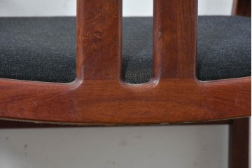 中古　希少な廃番品!　カリモク家具(karimoku)　最上位シリーズ「ビベンテ」　花梨(カリン)材　なめらかな曲線を描くフレームが魅力のアームチェア2脚セット　(R-087334)