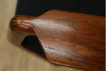中古　希少な廃番品!　カリモク家具(karimoku)　最上位シリーズ「ビベンテ」　花梨(カリン)材　なめらかな曲線を描くフレームが魅力のアームチェア2脚セット　(R-087334)