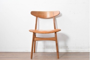 デンマークヴィンテージ　CARL HANSEN & SON(カール・ハンセン&サン)　Hans J. Wegner(ハンス・J・ウェグナー)デザイン　オーク材×チーク材×本革　CH30チェア　(R-087335)