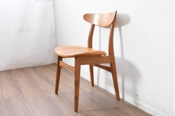 デンマークヴィンテージ　CARL HANSEN & SON(カール・ハンセン&サン)　Hans J. Wegner(ハンス・J・ウェグナー)デザイン　オーク材×チーク材×本革　CH30チェア　(R-087335)