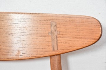 デンマークヴィンテージ　CARL HANSEN & SON(カール・ハンセン&サン)　Hans J. Wegner(ハンス・J・ウェグナー)デザイン　オーク材×チーク材×本革　CH30チェア　(R-087335)