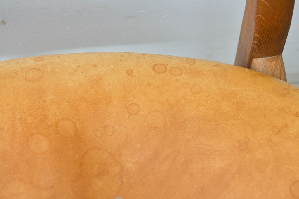 デンマークヴィンテージ　CARL HANSEN & SON(カール・ハンセン&サン)　Hans J. Wegner(ハンス・J・ウェグナー)デザイン　オーク材×チーク材×本革　CH30チェア　(R-087335)