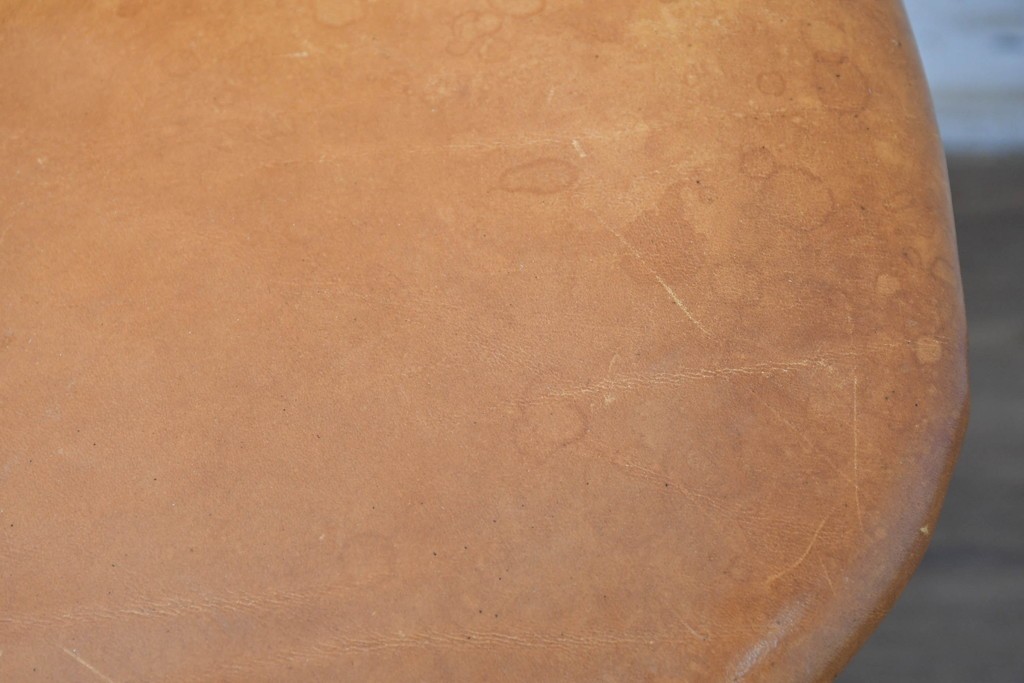 デンマークヴィンテージ　CARL HANSEN & SON(カール・ハンセン&サン)　Hans J. Wegner(ハンス・J・ウェグナー)デザイン　オーク材×チーク材×本革　CH30チェア　(R-087335)