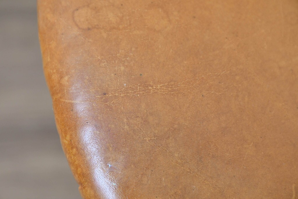 デンマークヴィンテージ　CARL HANSEN & SON(カール・ハンセン&サン)　Hans J. Wegner(ハンス・J・ウェグナー)デザイン　オーク材×チーク材×本革　CH30チェア　(R-087335)